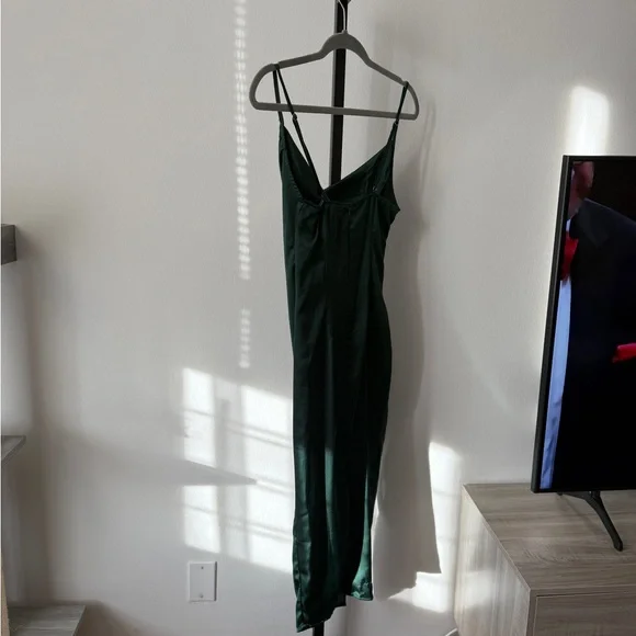 Pretty Little Thing Emerald Green Strappy Satin Cowl Neck Midi Dress - Picture 5 of 6